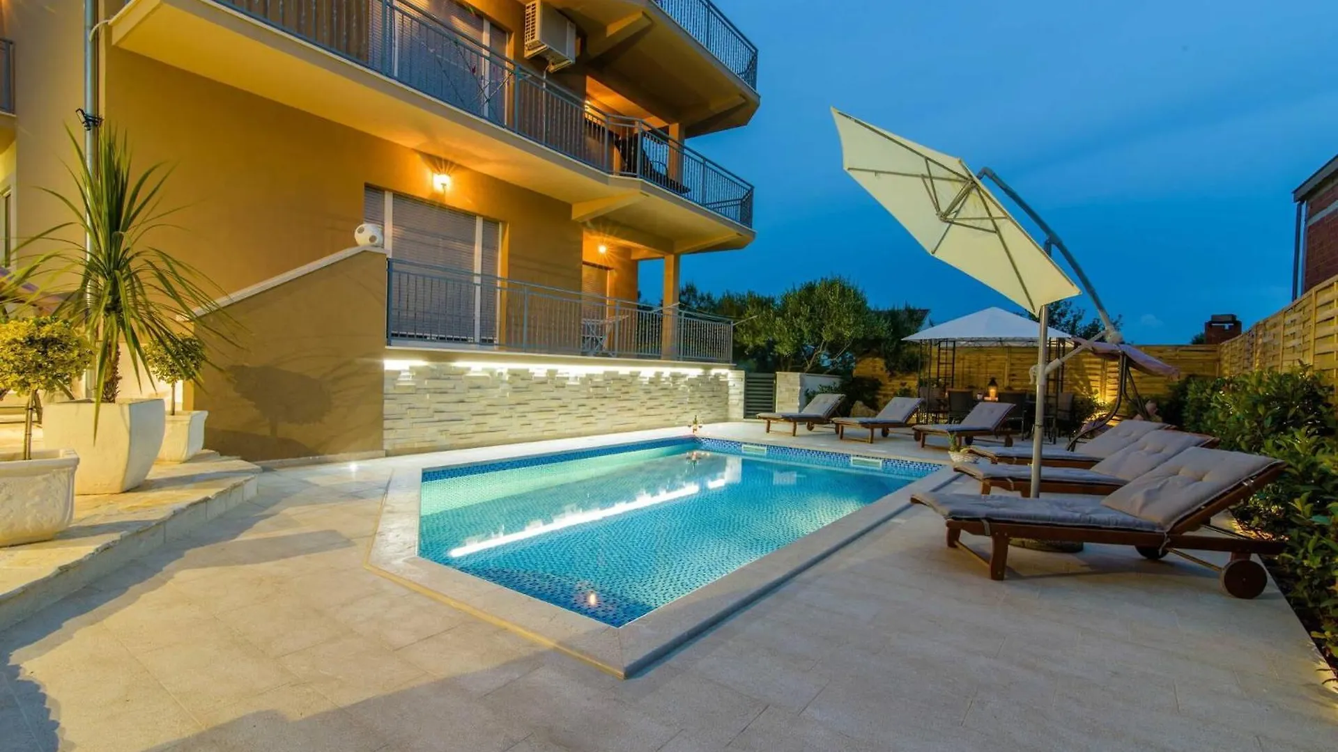My Dalmatia - Penthouse Apartment Zadar With Shared Pool
