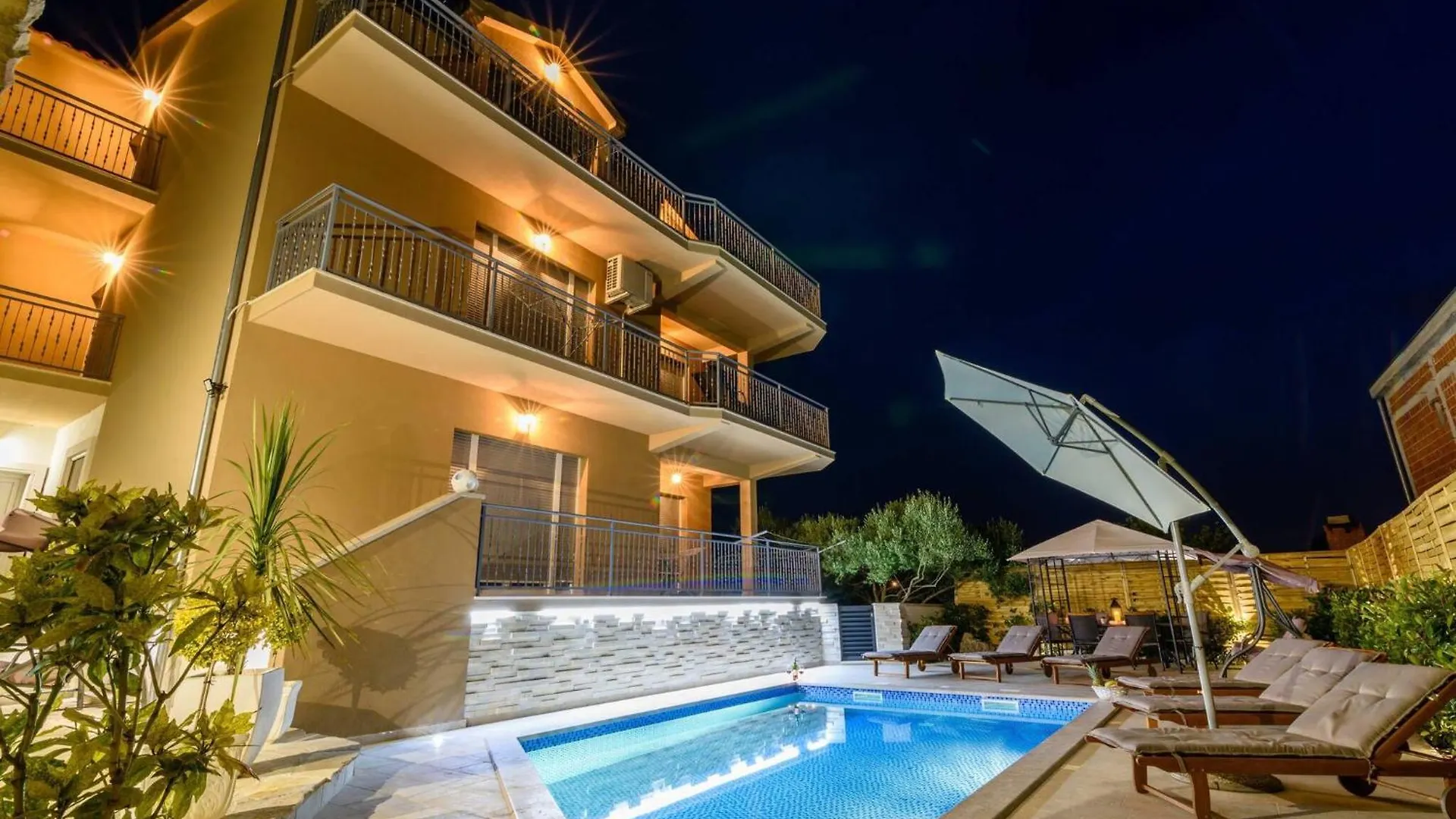 My Dalmatia - Penthouse Apartment Zadar With Shared Pool 0*,