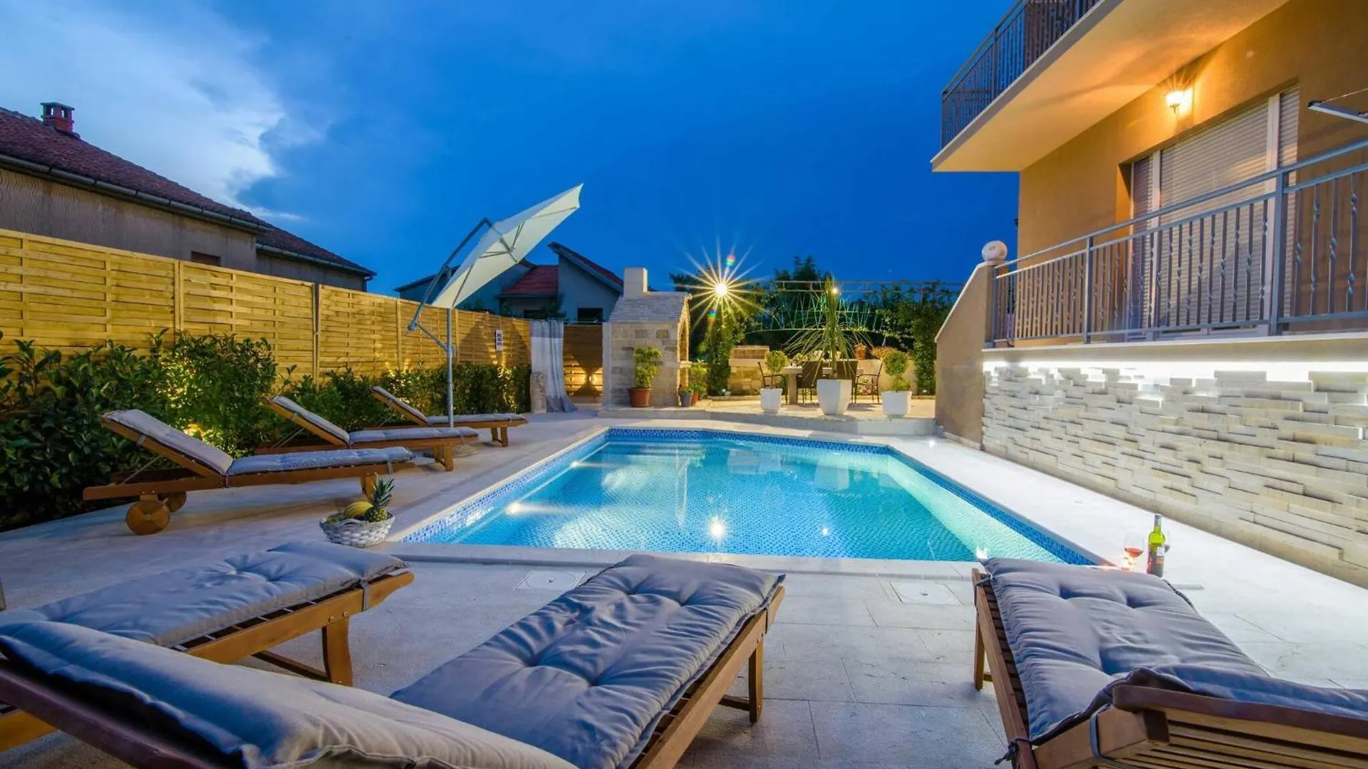 My Dalmatia - Penthouse Apartment Zadar With Shared Pool