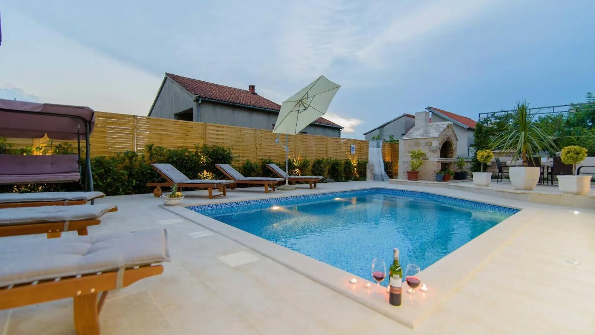 My Dalmatia - Penthouse Apartment Zadar With Shared Pool