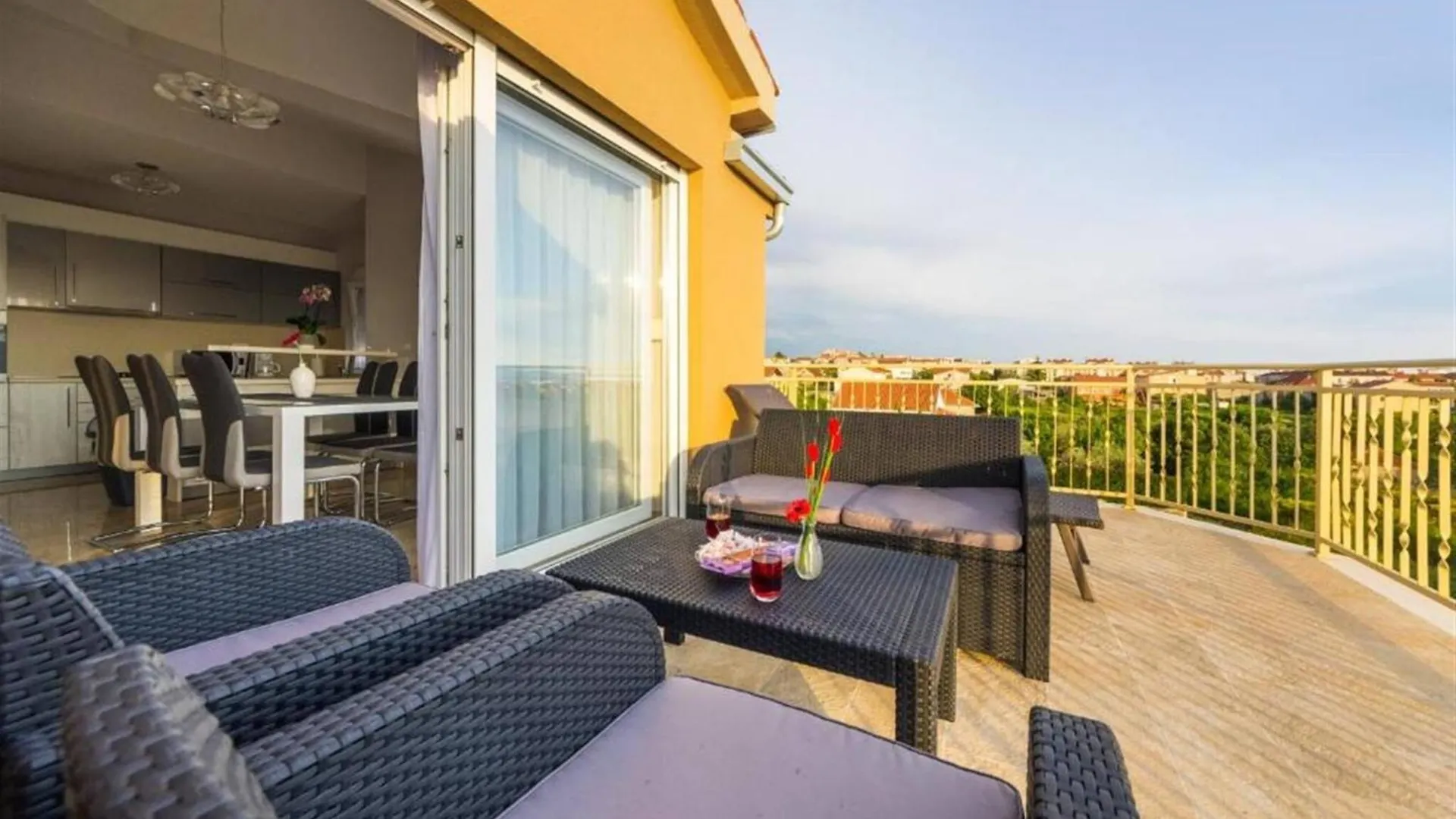 My Dalmatia - Penthouse Apartment Zadar With Shared Pool