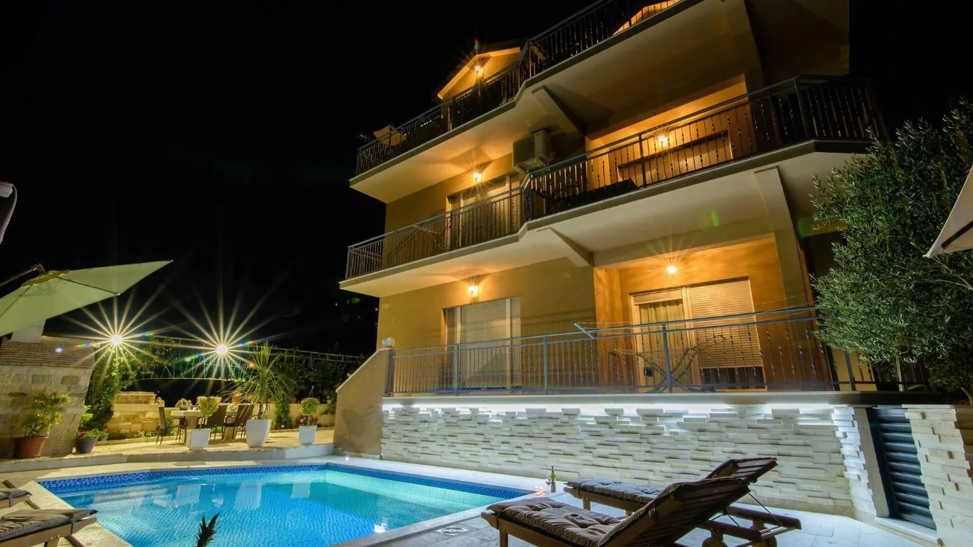 My Dalmatia - Penthouse Apartment Zadar With Shared Pool