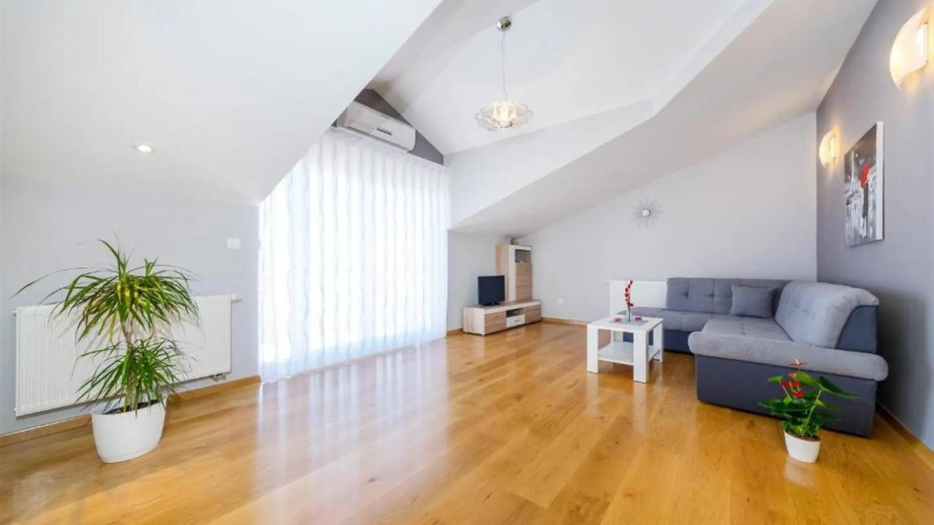 My Dalmatia - Penthouse Apartment Zadar With Shared Pool